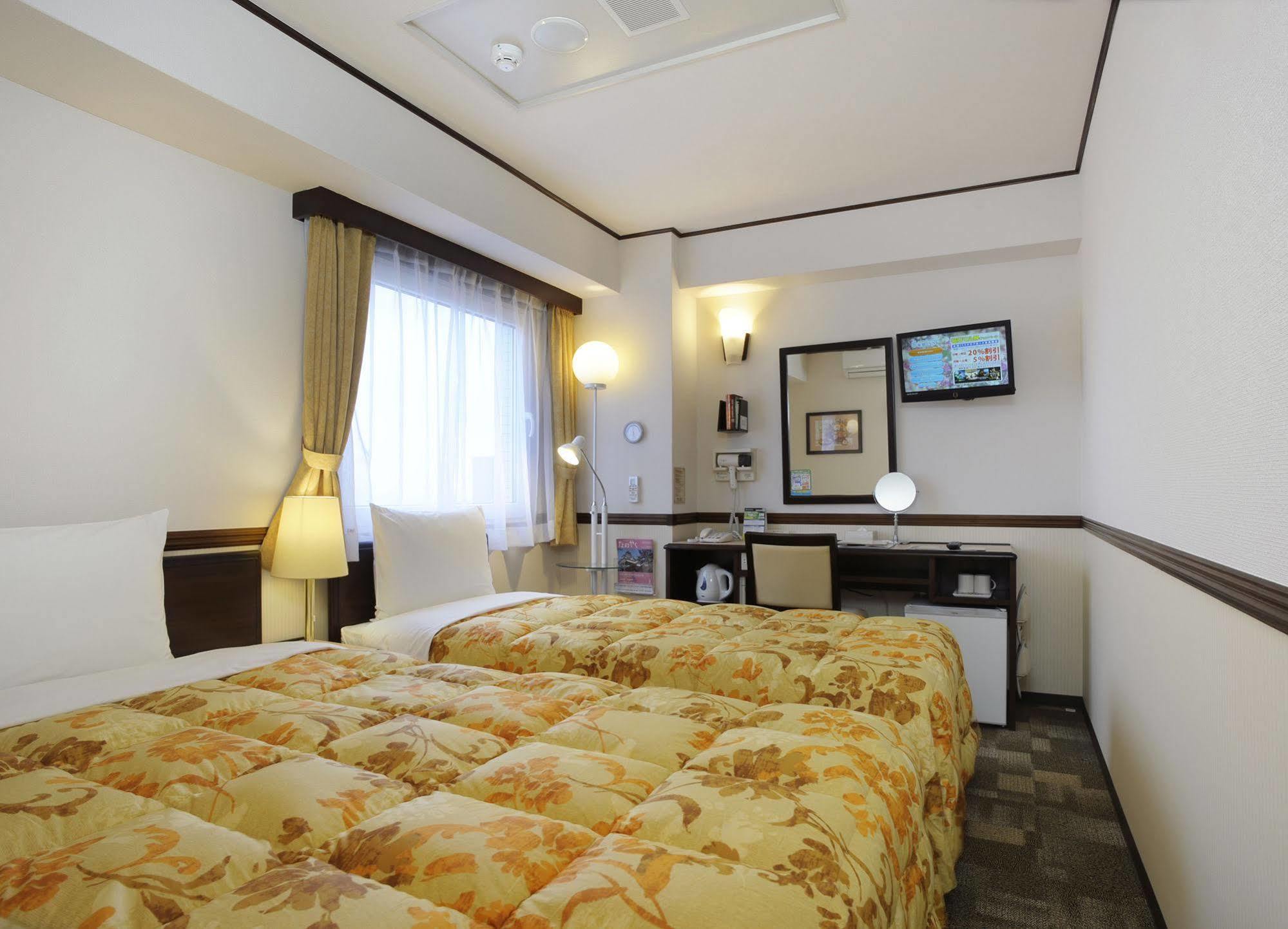 Toyoko Inn Oita Nakatsu Ekimae Exterior foto